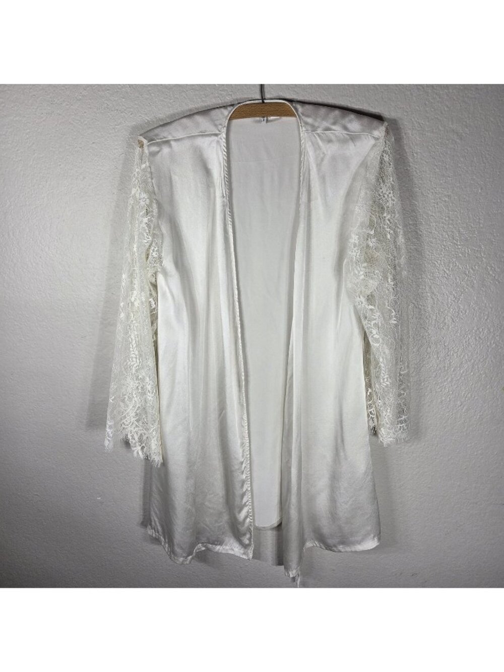 Nordstrom Lingerie White Robe Silk Satin Lace Sleeves Size XS Women's